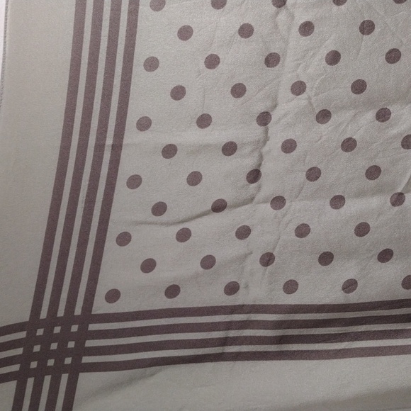 Vintage Brown Design 100% Silk light Scarf 34x34-inch, Excellent condition - Picture 7 of 11